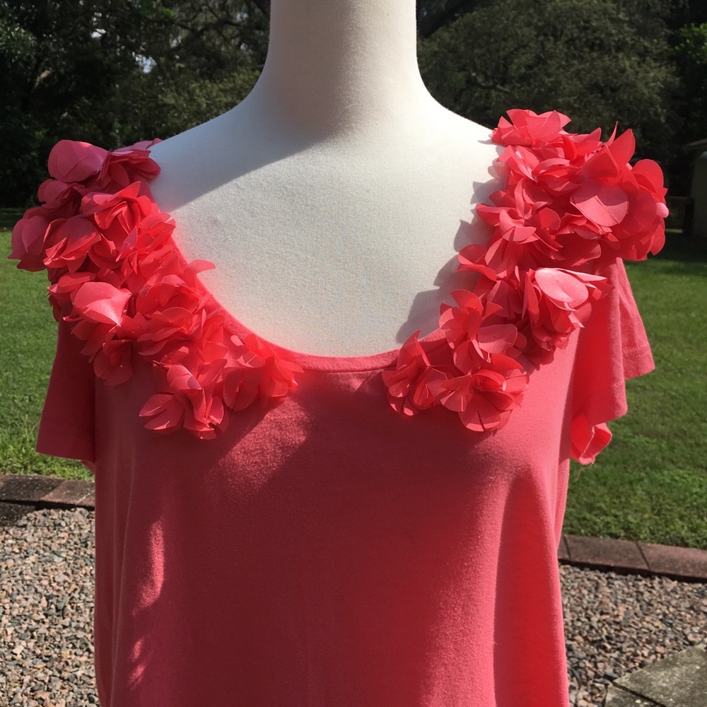 Melon Flutter Floral Tee Shirt L